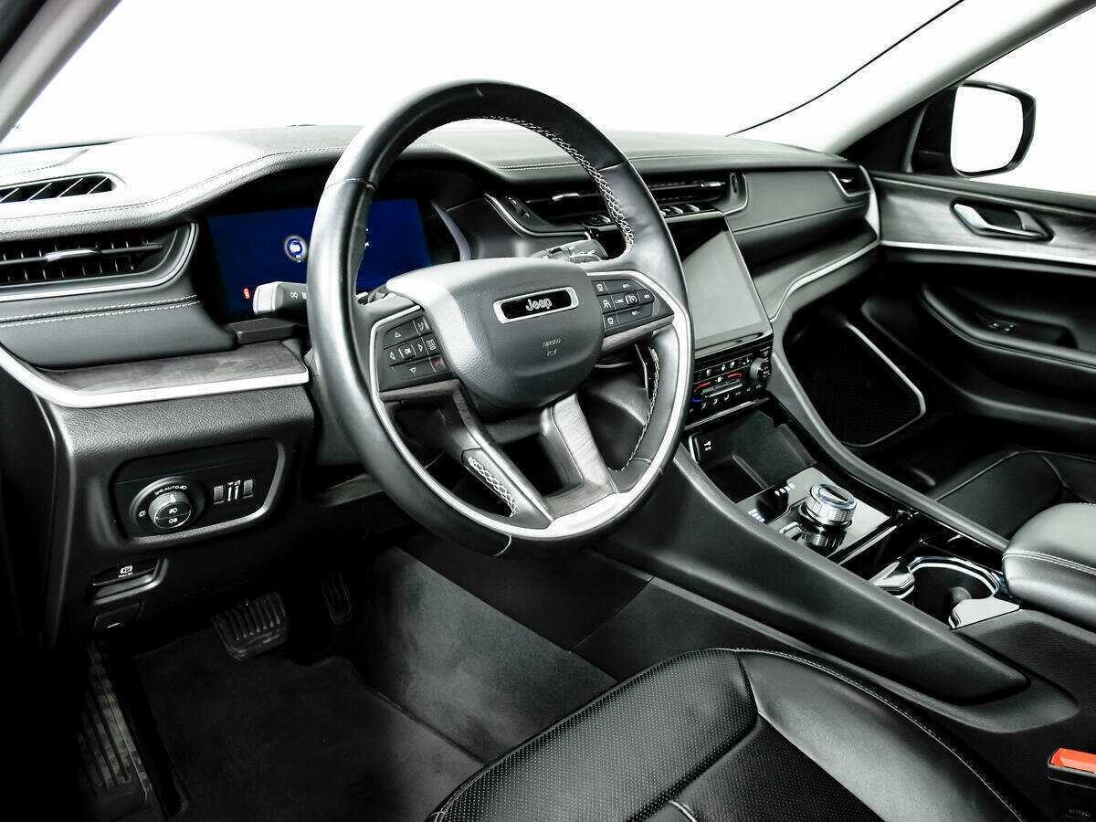 Купить Jeep Grand Cherokee с пробегом. Фото: #13