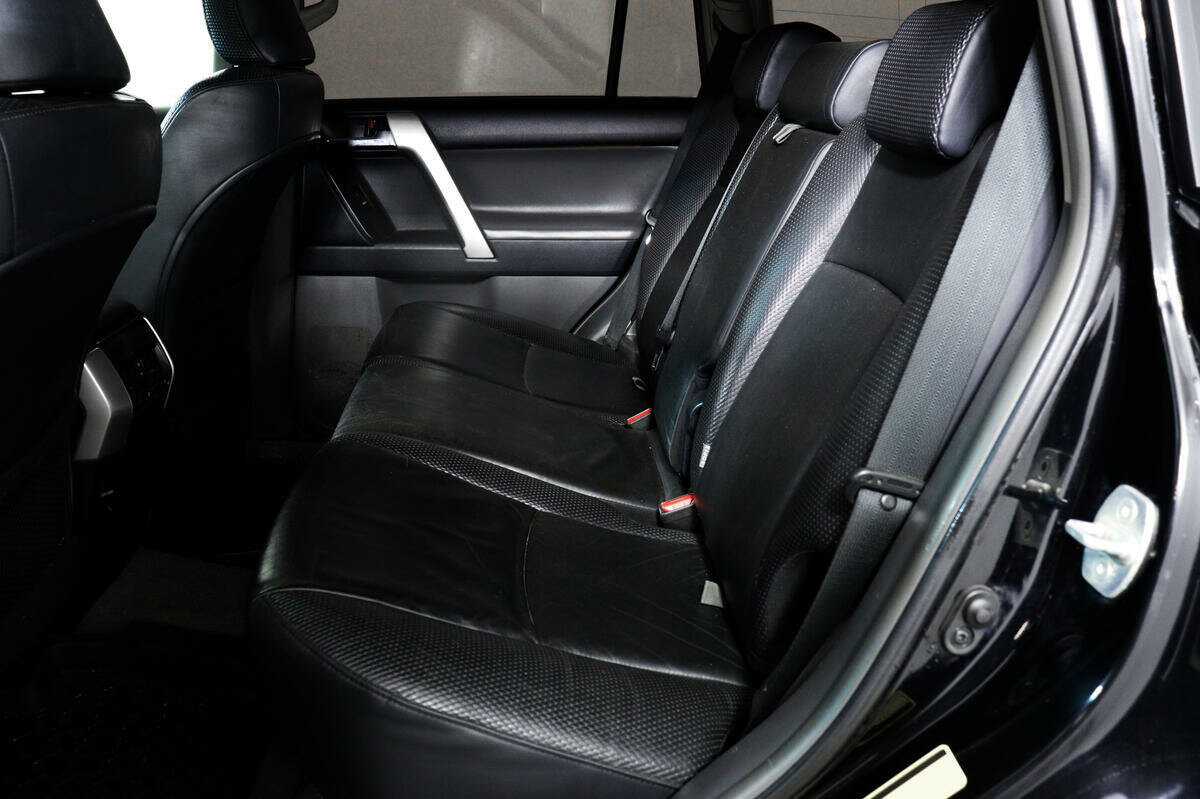 Купить Toyota Land Cruiser Prado с пробегом. Фото: #11