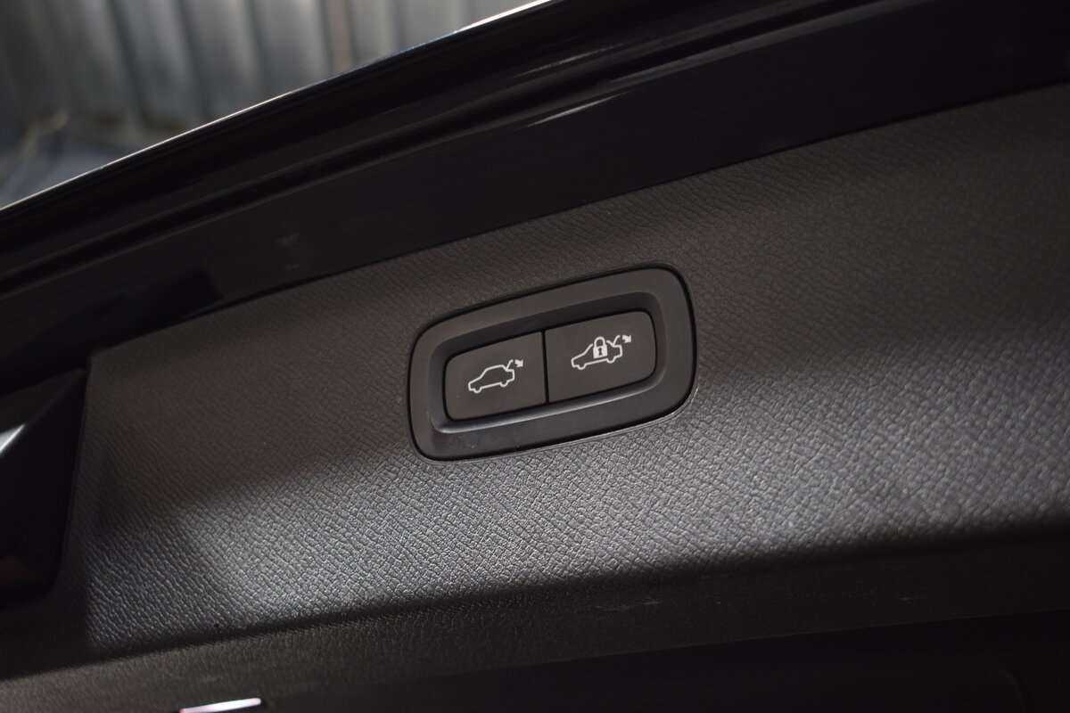 Купить Volvo XC90 с пробегом. Фото: #8