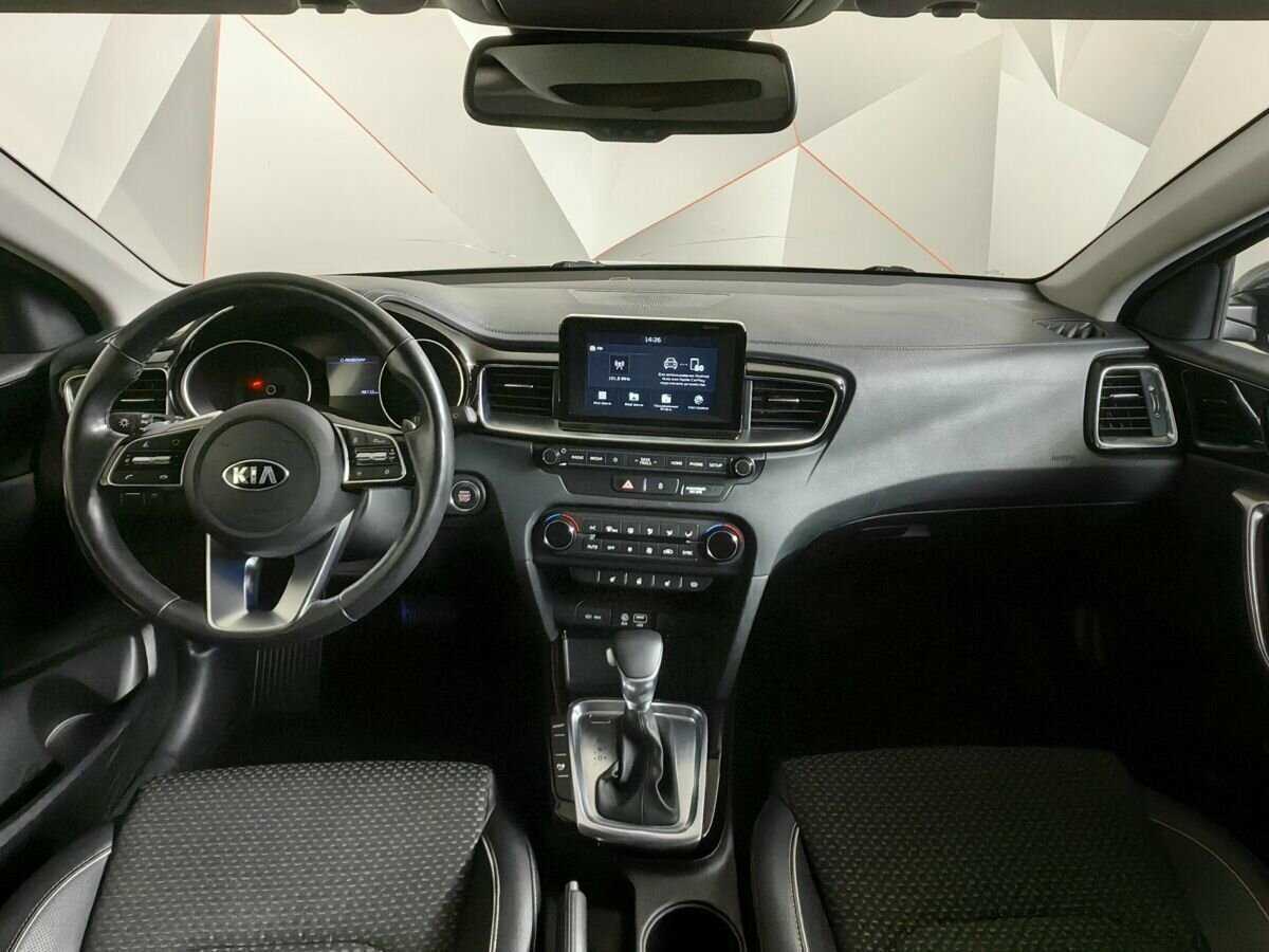 Купить Kia Ceed с пробегом. Фото: #9