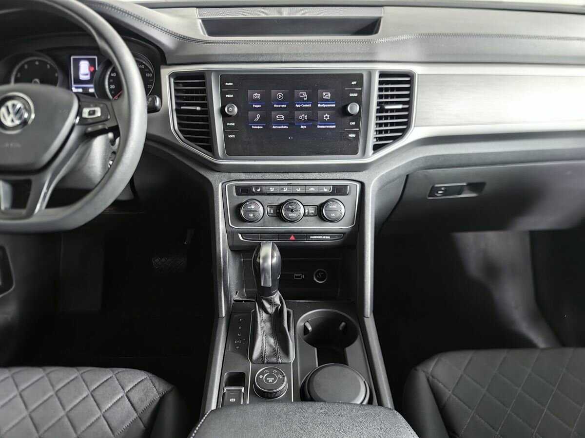 Купить Volkswagen Teramont с пробегом. Фото: #10