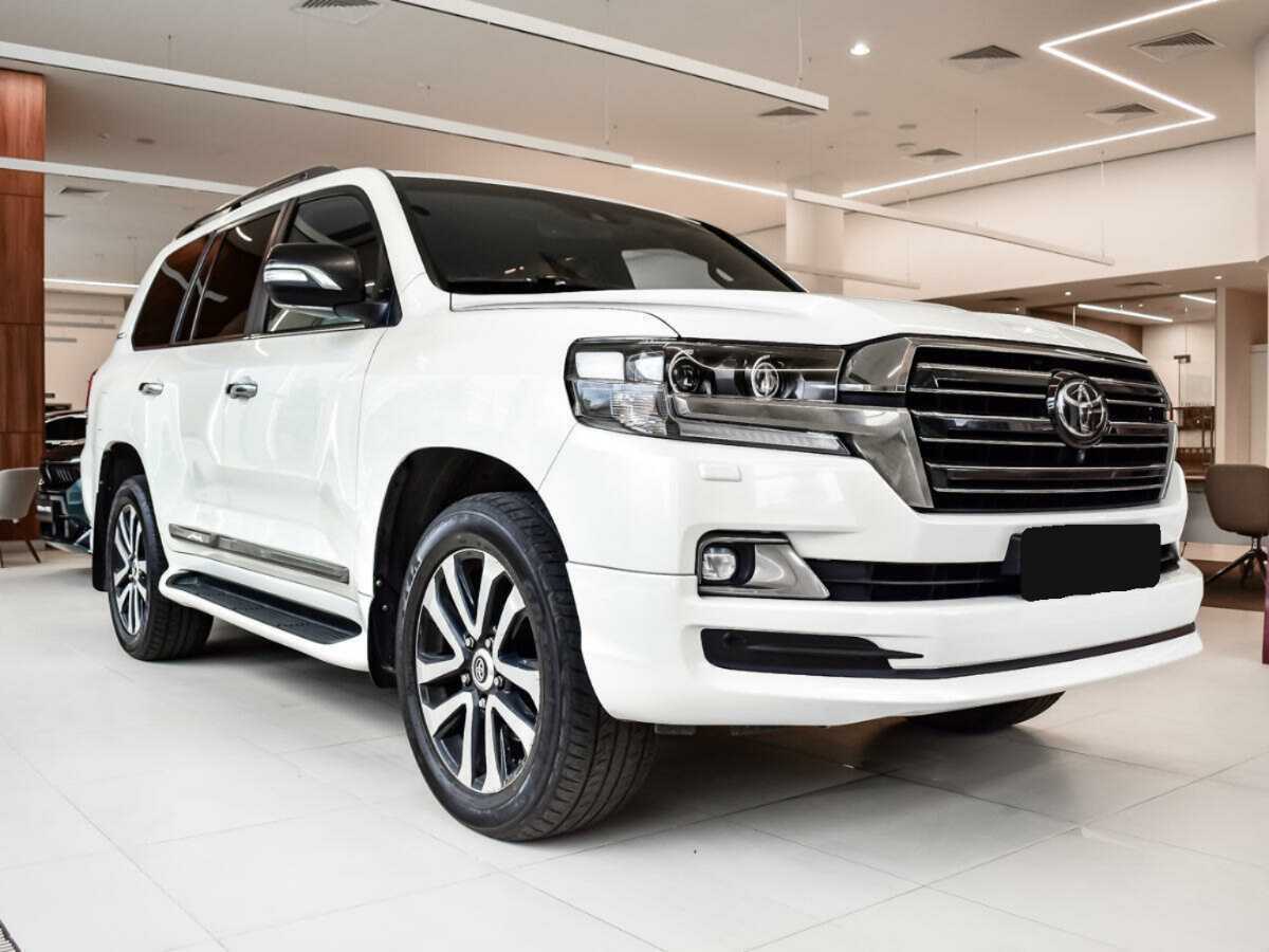 Купить Toyota Land Cruiser с пробегом. Фото: #3