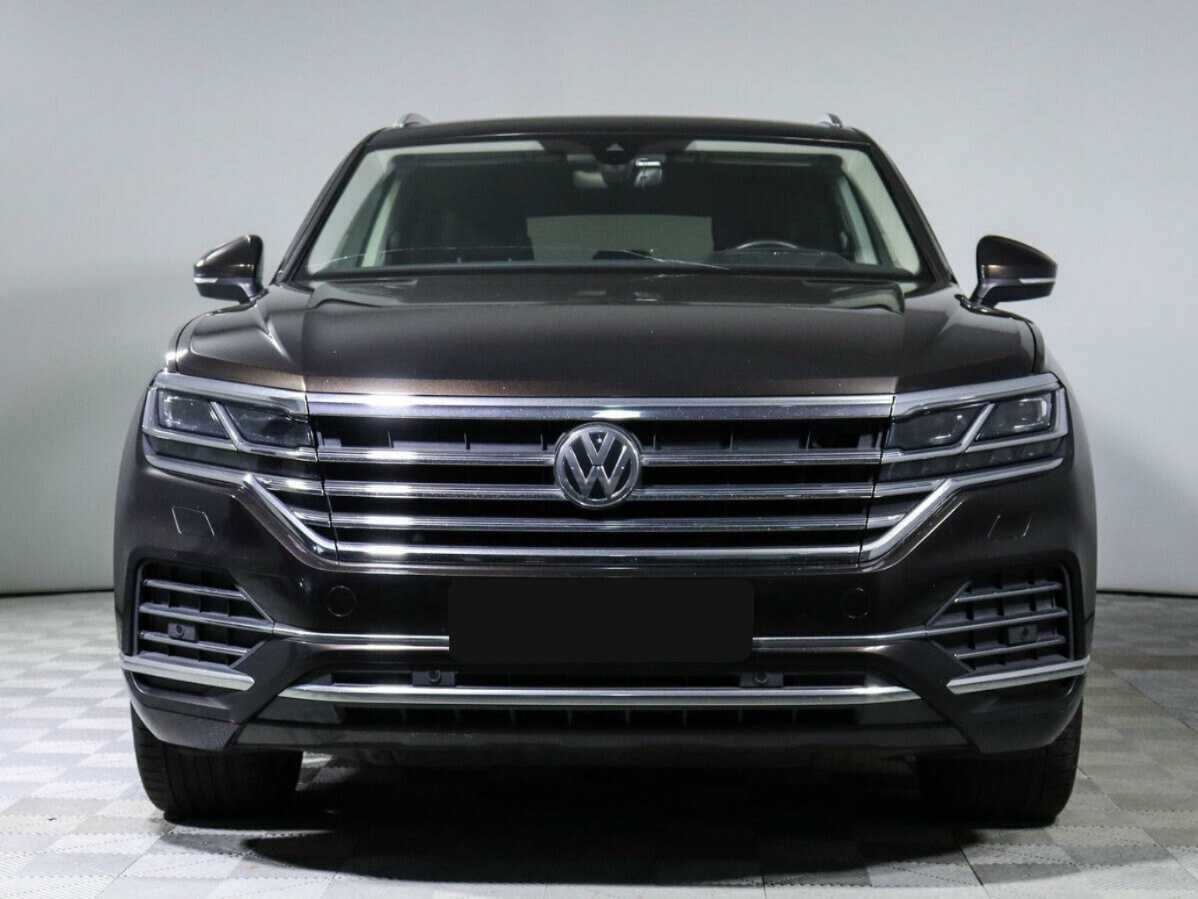 Купить Volkswagen Touareg с пробегом. Фото: #1