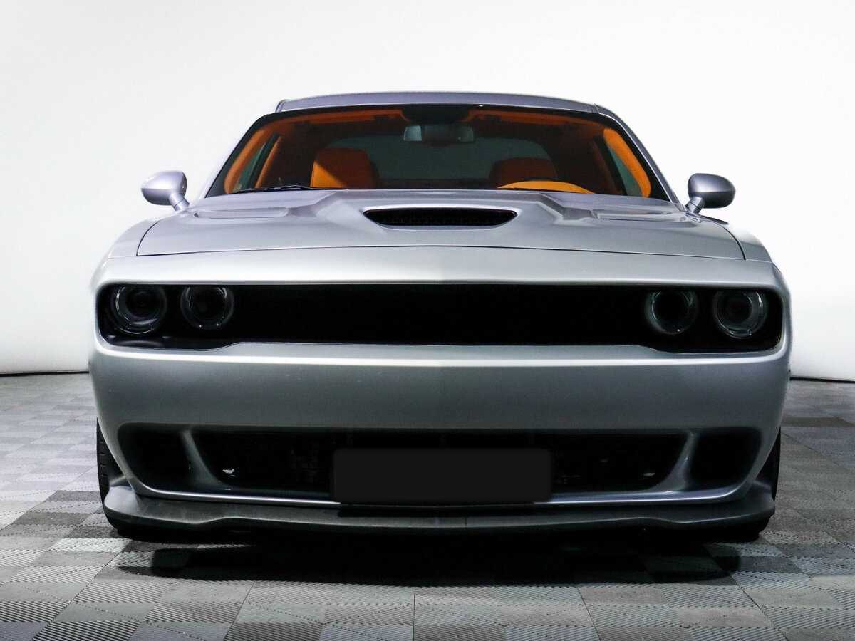 Купить Dodge Challenger с пробегом. Фото: #1