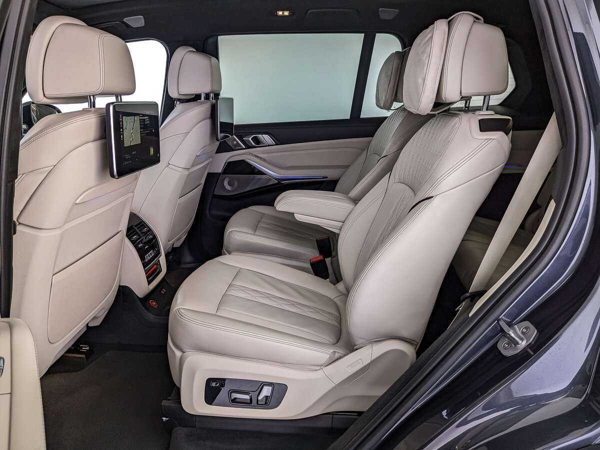 Купить BMW X7 с пробегом. Фото: #11