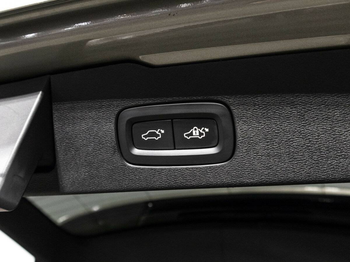 Купить Volvo V60 Cross Country с пробегом. Фото: #15