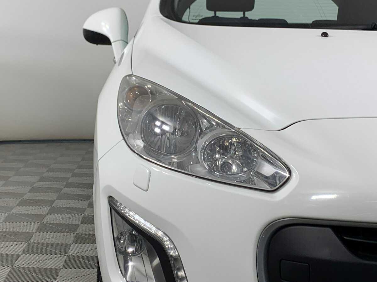 Купить Peugeot 308 с пробегом. Фото: #9