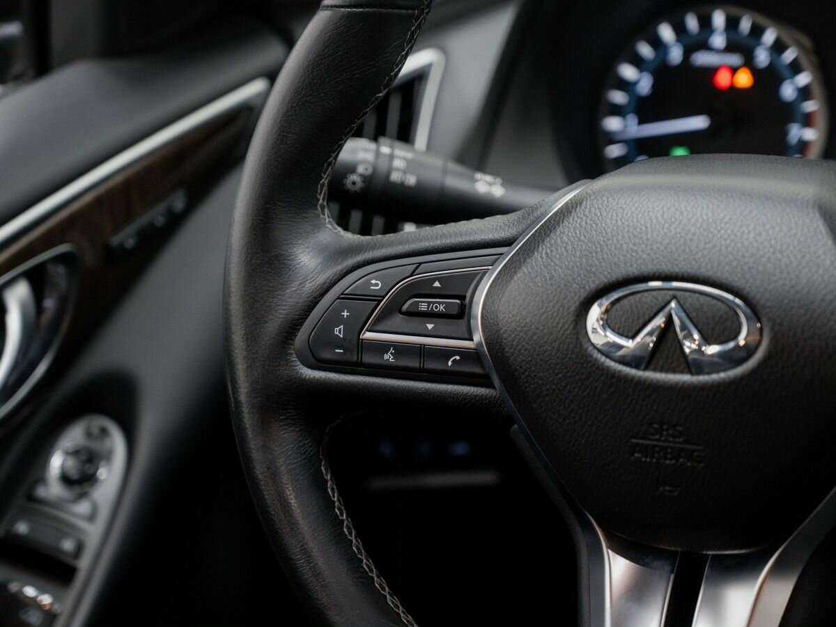 Купить Infiniti Q50 с пробегом. Фото: #11