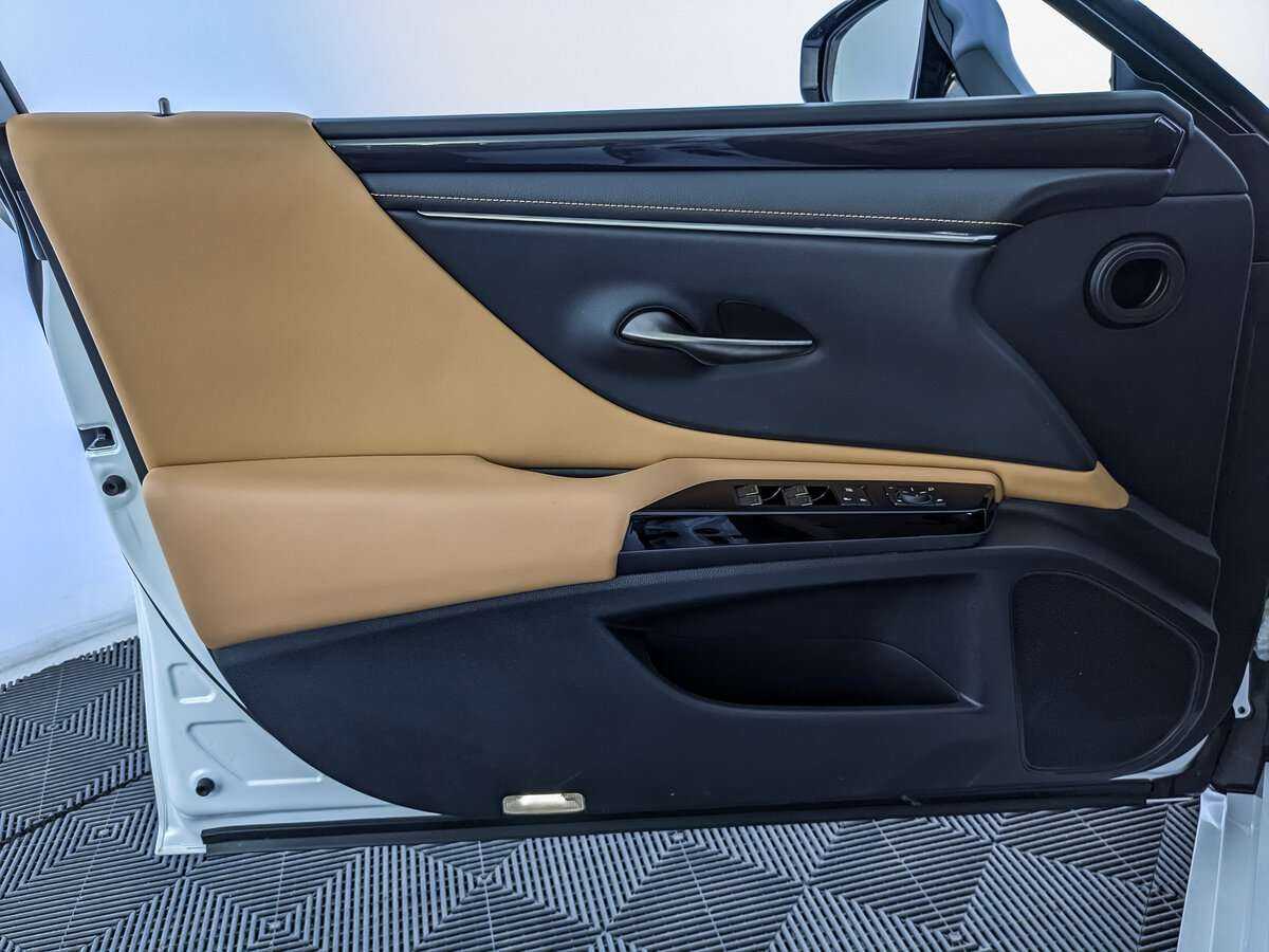 Купить Lexus ES с пробегом. Фото: #14