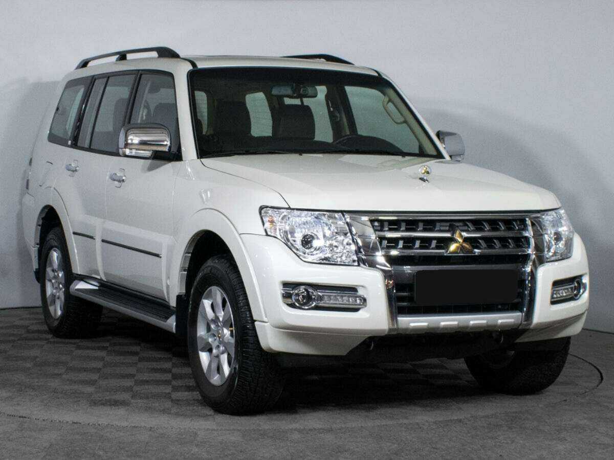 Купить Mitsubishi Pajero с пробегом. Фото: #2