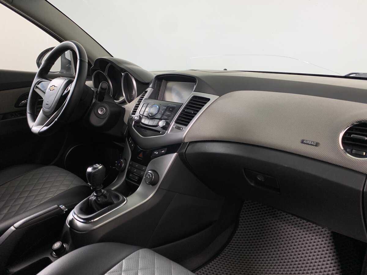 Купить Chevrolet Cruze с пробегом. Фото: #13