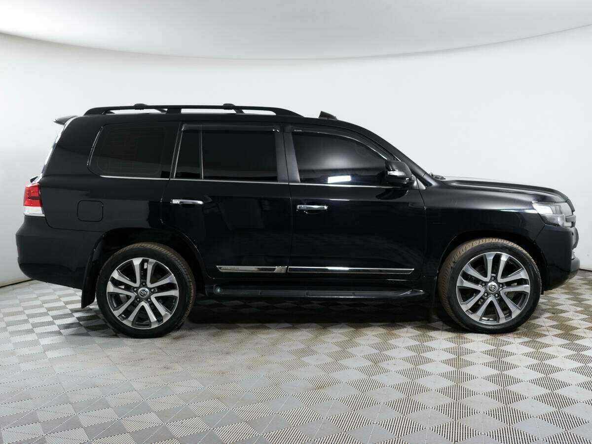 Купить Toyota Land Cruiser с пробегом. Фото: #3