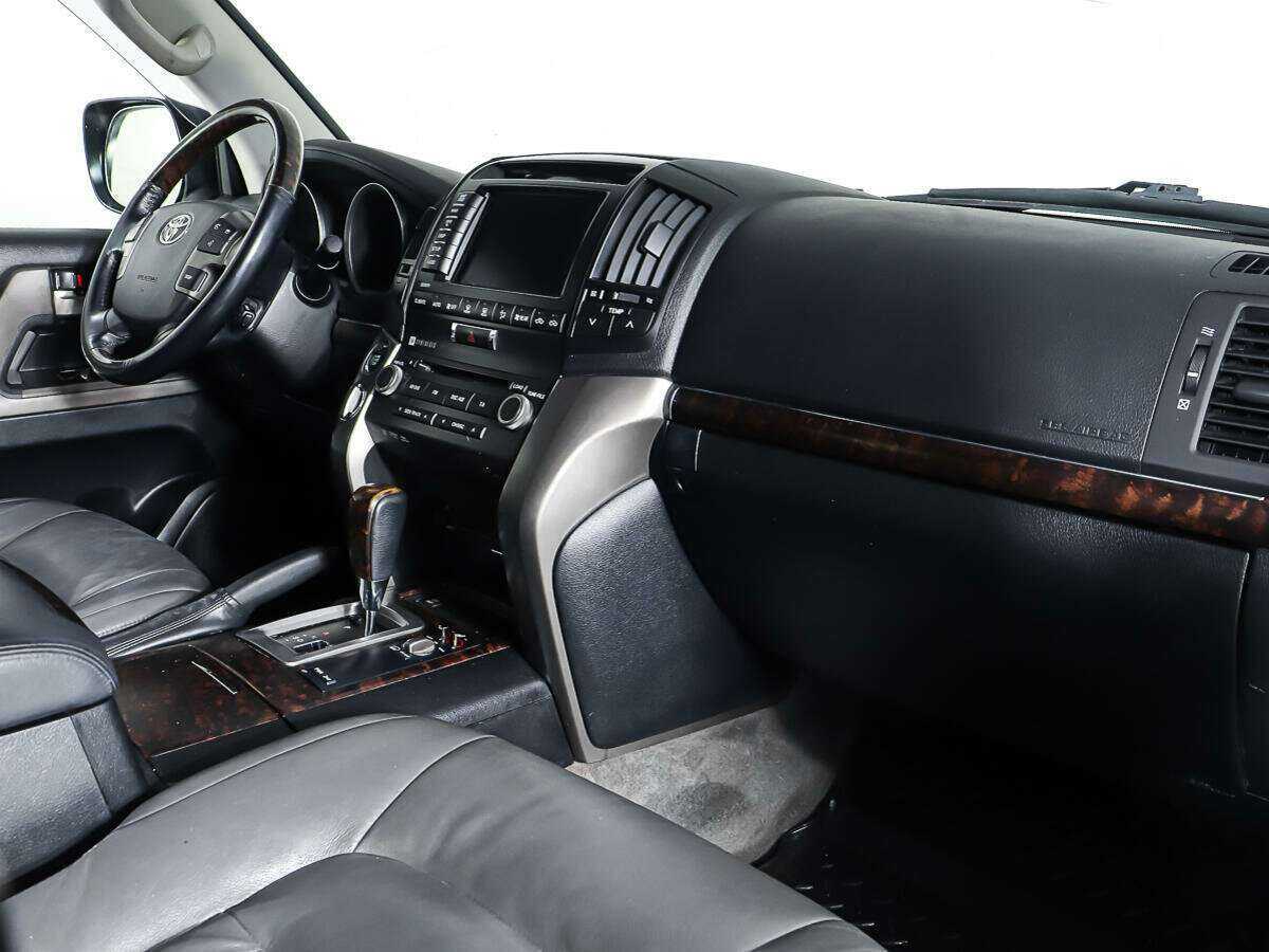 Купить Toyota Land Cruiser с пробегом. Фото: #8