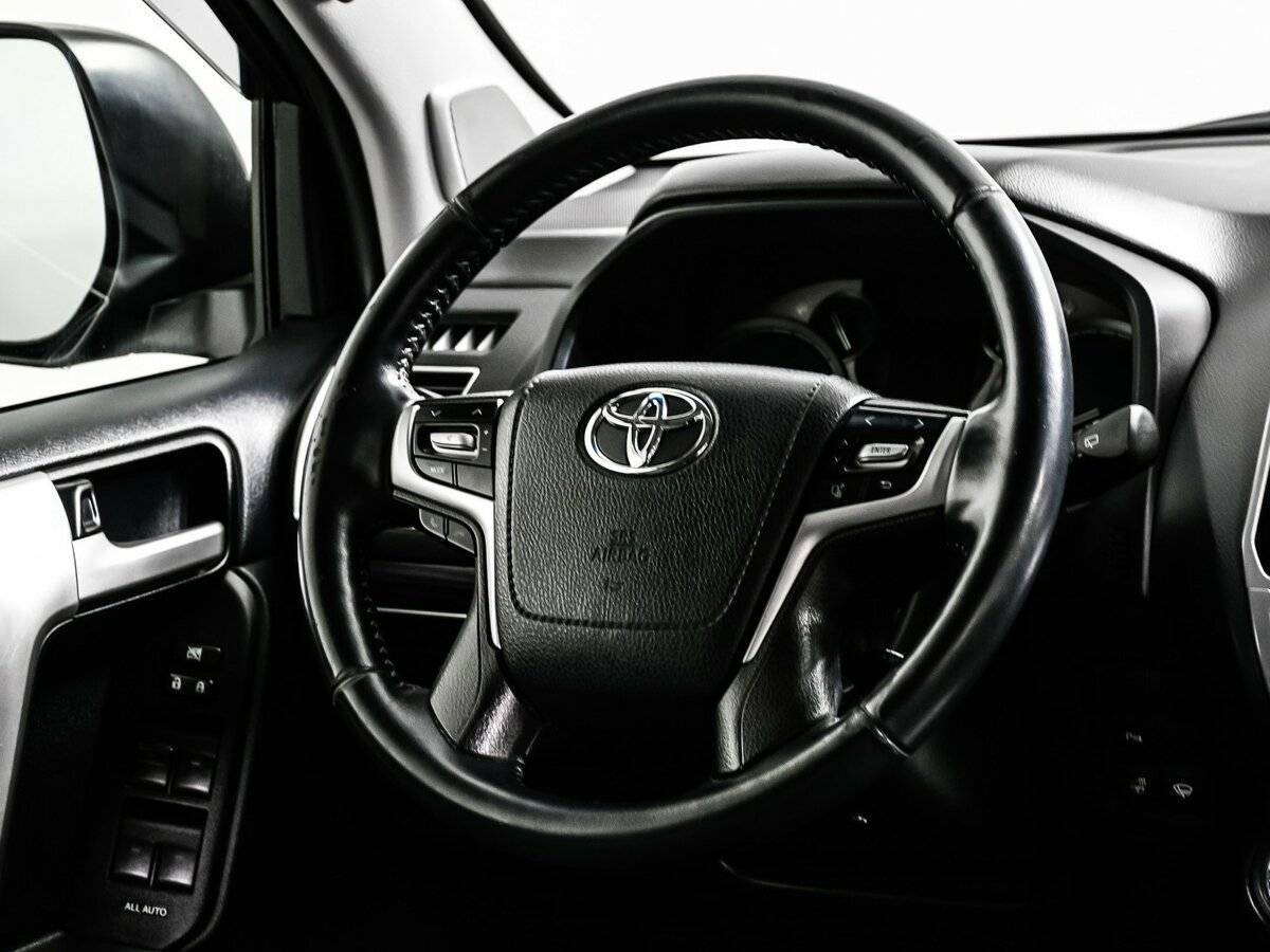 Купить Toyota Land Cruiser Prado с пробегом. Фото: #15