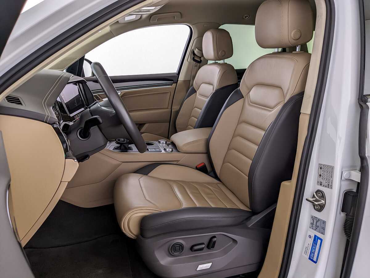 Купить Volkswagen Touareg с пробегом. Фото: #14