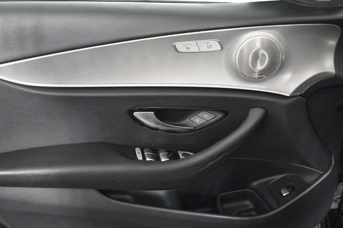 Купить Mercedes-Benz E-Класс с пробегом. Фото: #20