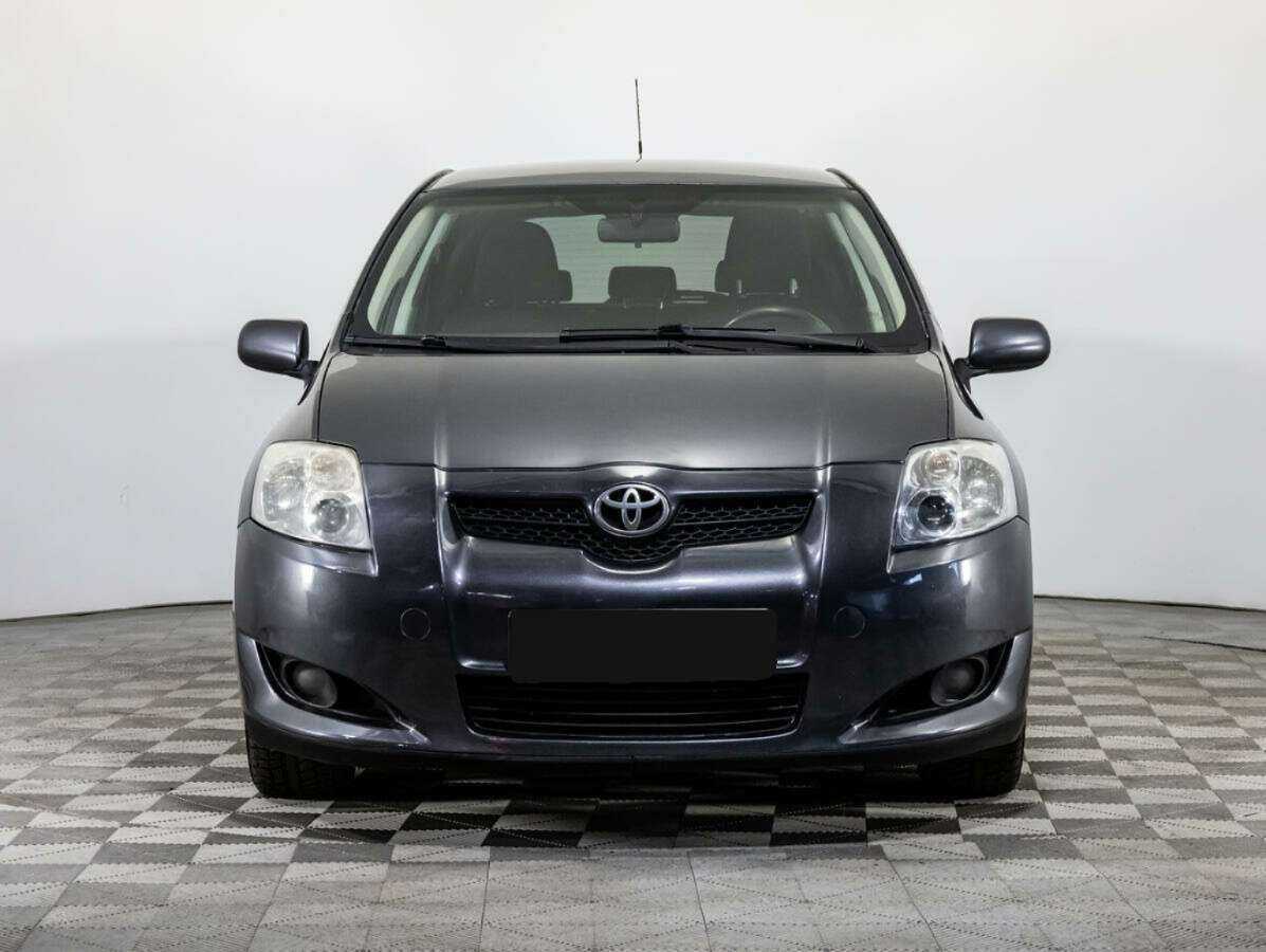 Купить Toyota Auris с пробегом. Фото: #1