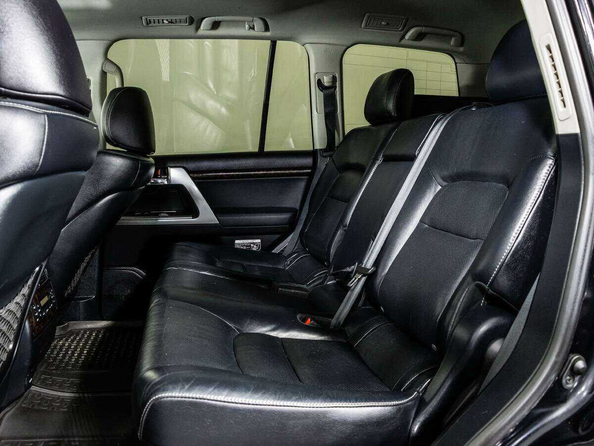 Купить Toyota Land Cruiser с пробегом. Фото: #7
