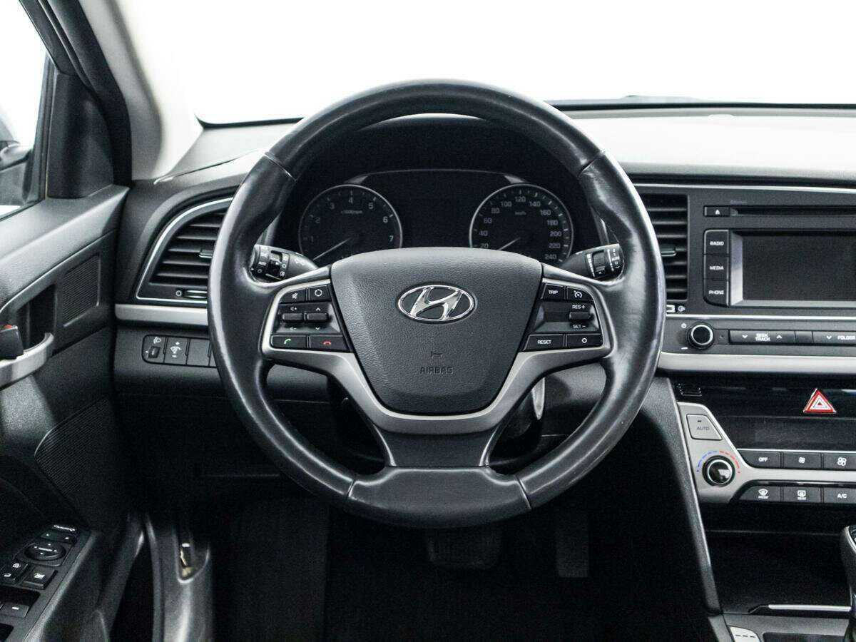 Купить Hyundai Elantra с пробегом. Фото: #16