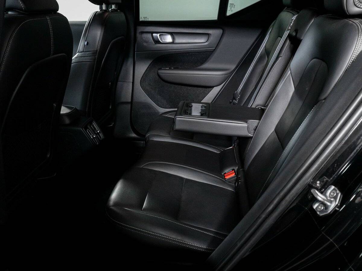 Купить Volvo XC40 с пробегом. Фото: #9
