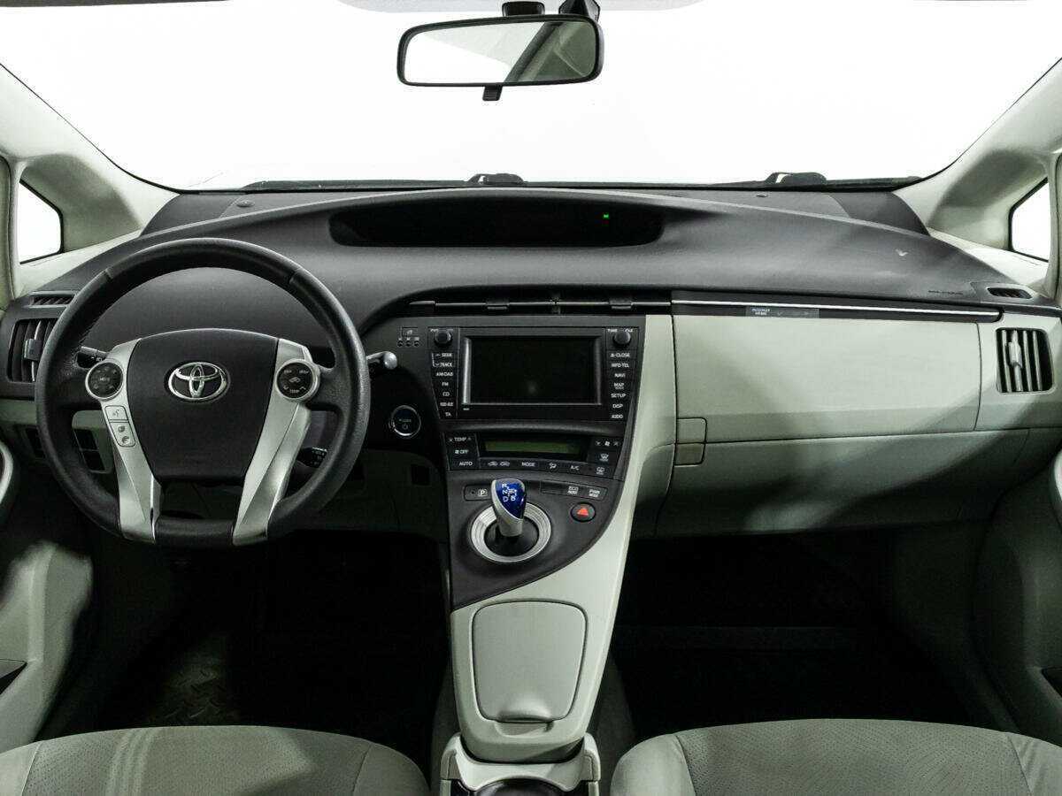 Купить Toyota Prius с пробегом. Фото: #12