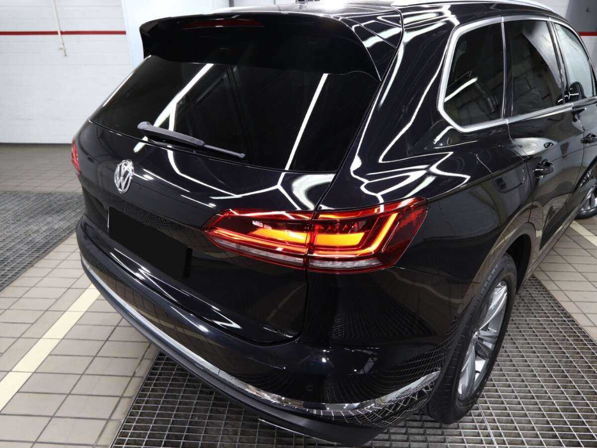 Купить Volkswagen Touareg с пробегом. Фото: #5