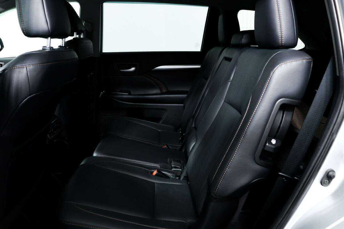 Купить Toyota Highlander с пробегом. Фото: #11