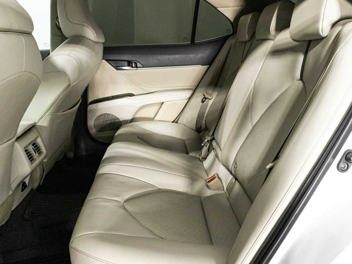 Купить Toyota Camry с пробегом. Фото: #8