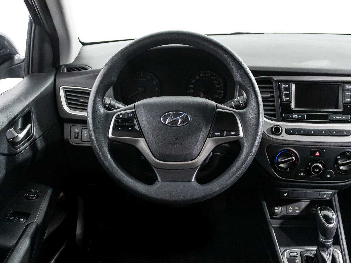 Купить Hyundai Solaris с пробегом. Фото: #15