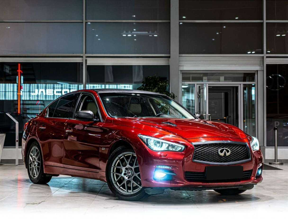 Купить Infiniti Q50 с пробегом. Фото: #1