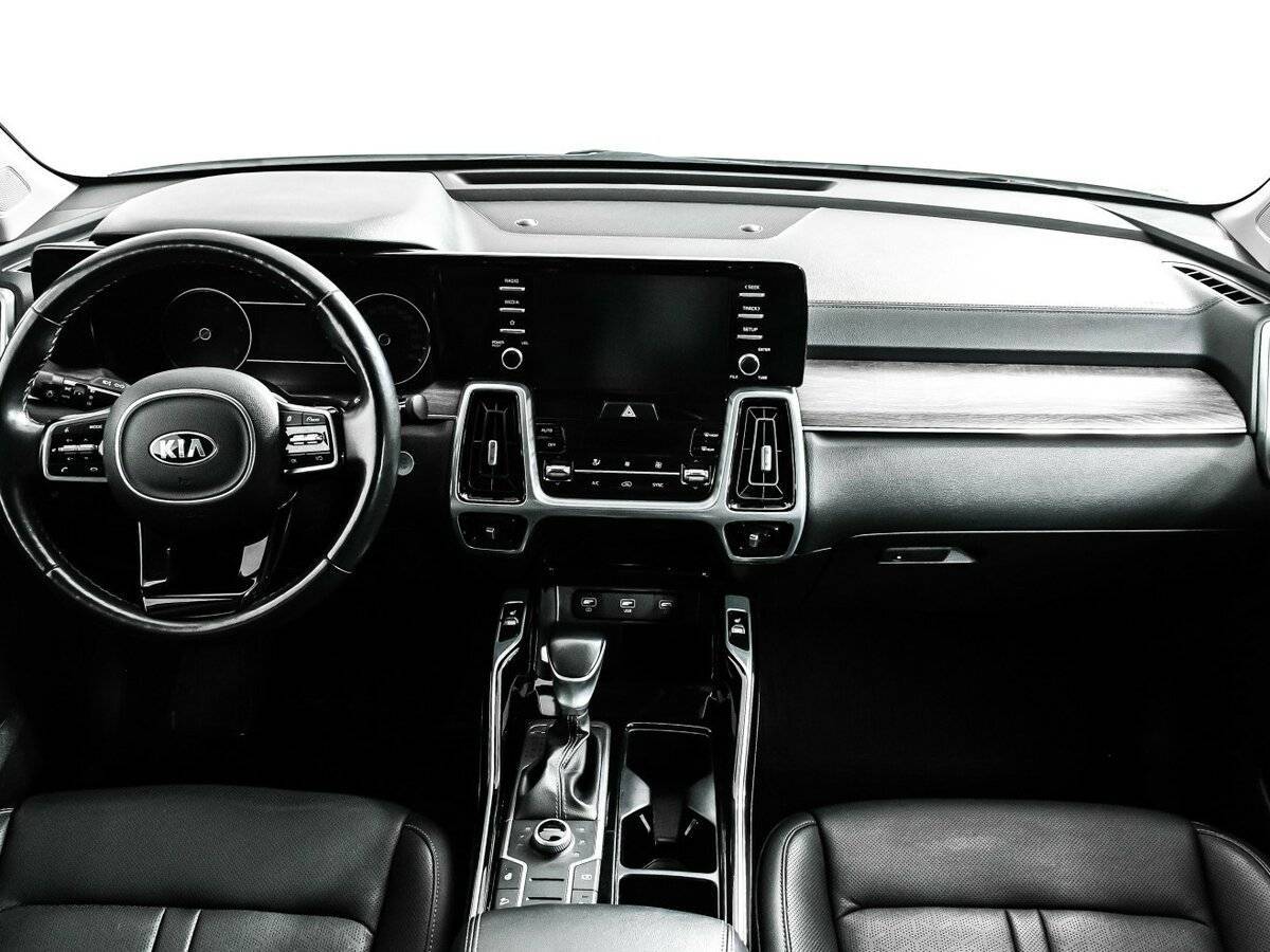 Купить Kia Sorento с пробегом. Фото: #10