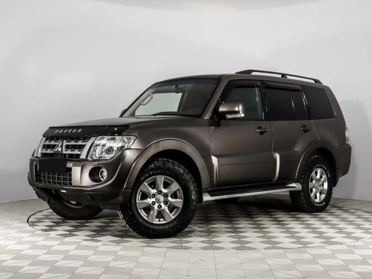 Купить Mitsubishi Pajero с пробегом. Посмотреть фото