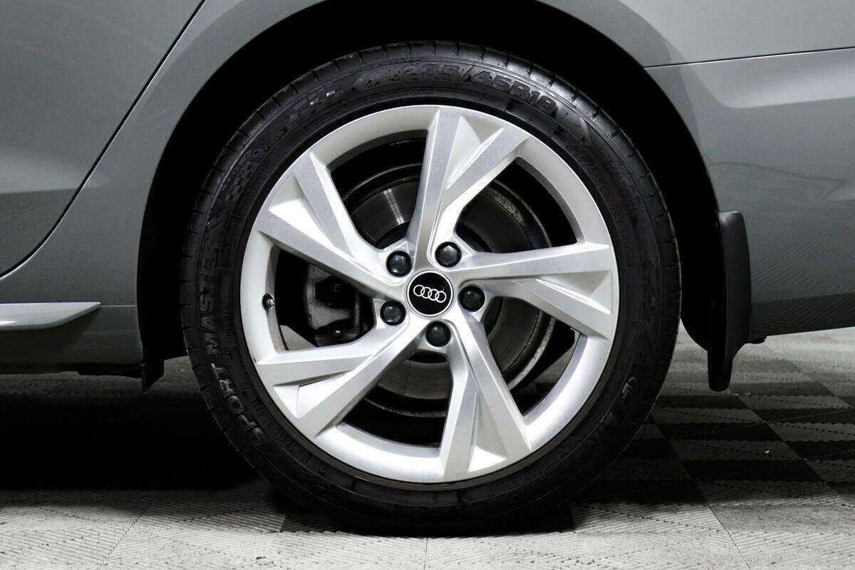 Купить Audi A4 с пробегом. Фото: #13
