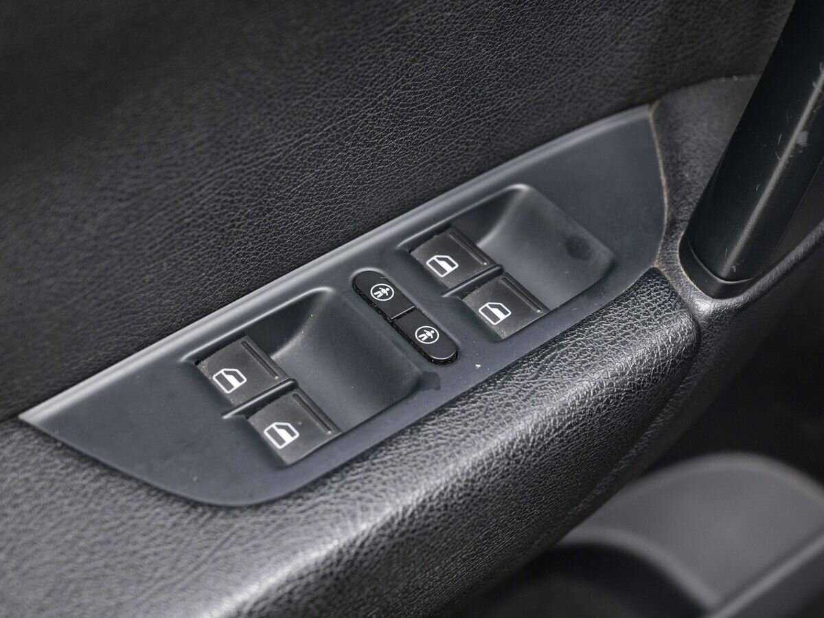 Купить Volkswagen Touareg с пробегом. Фото: #23