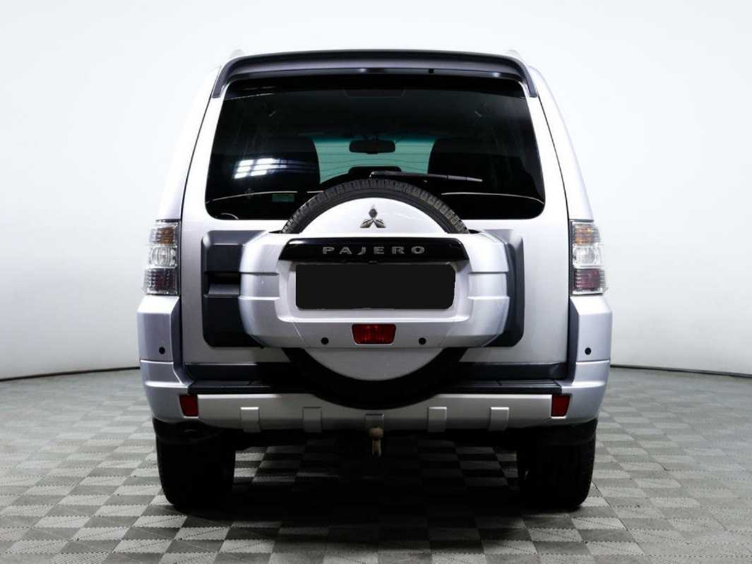 Купить Mitsubishi Pajero с пробегом. Фото: #4