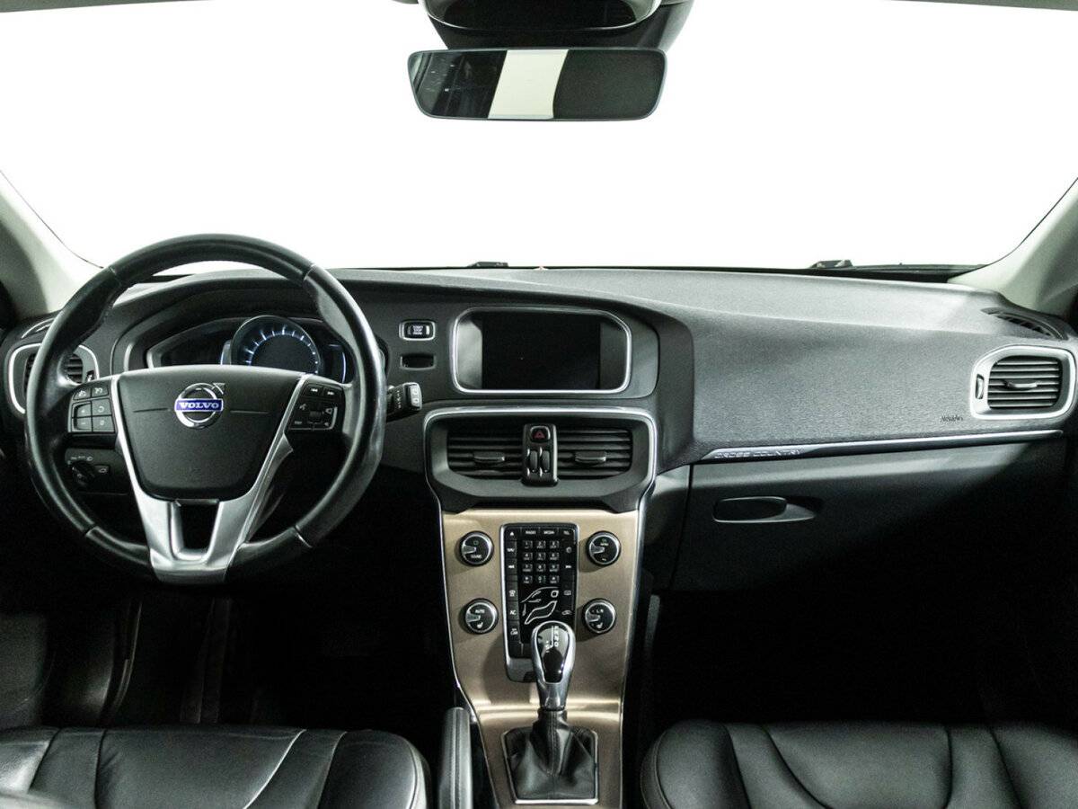 Купить Volvo V40 Cross Country с пробегом. Фото: #12