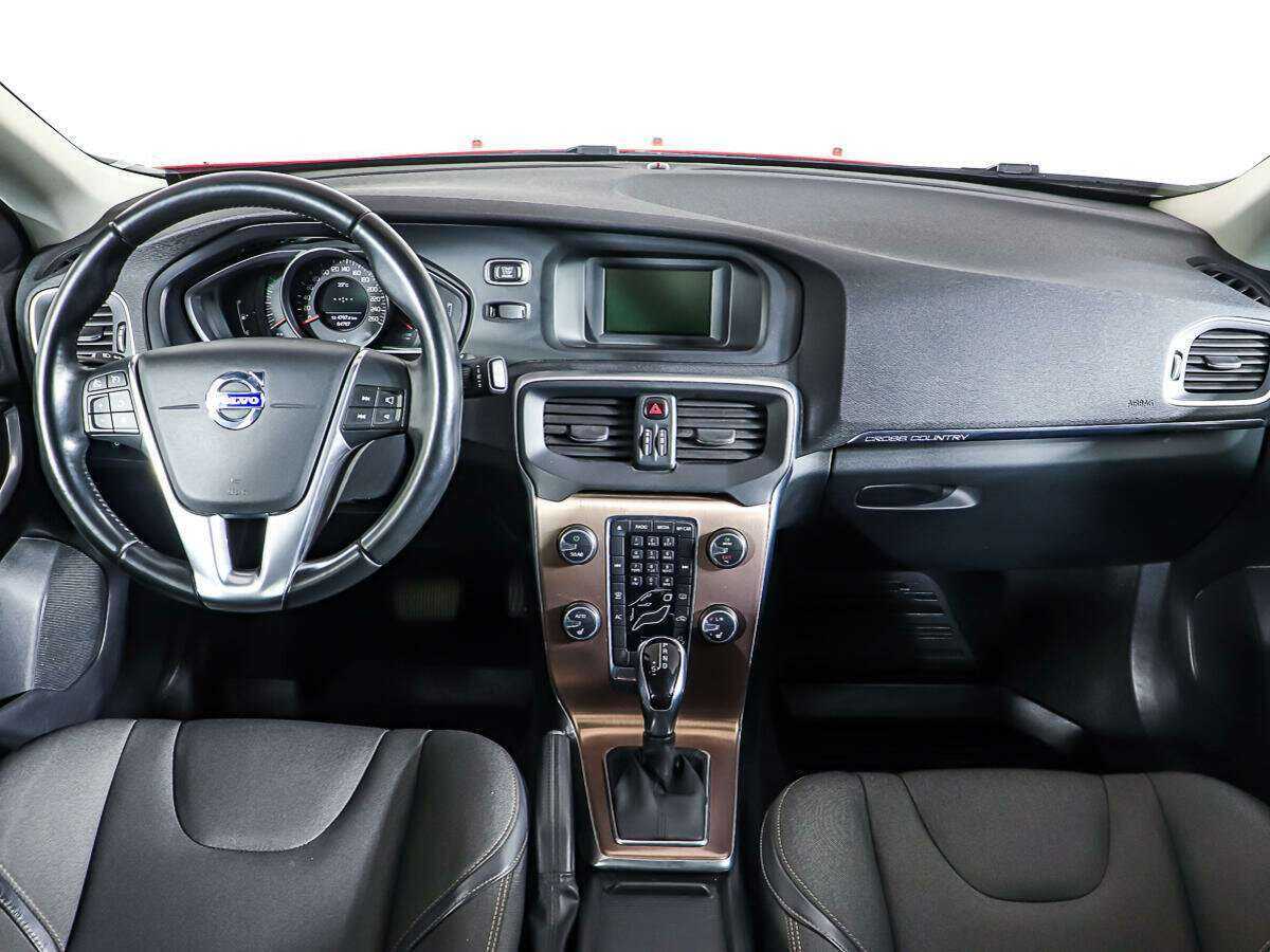 Купить Volvo V40 Cross Country с пробегом. Фото: #10