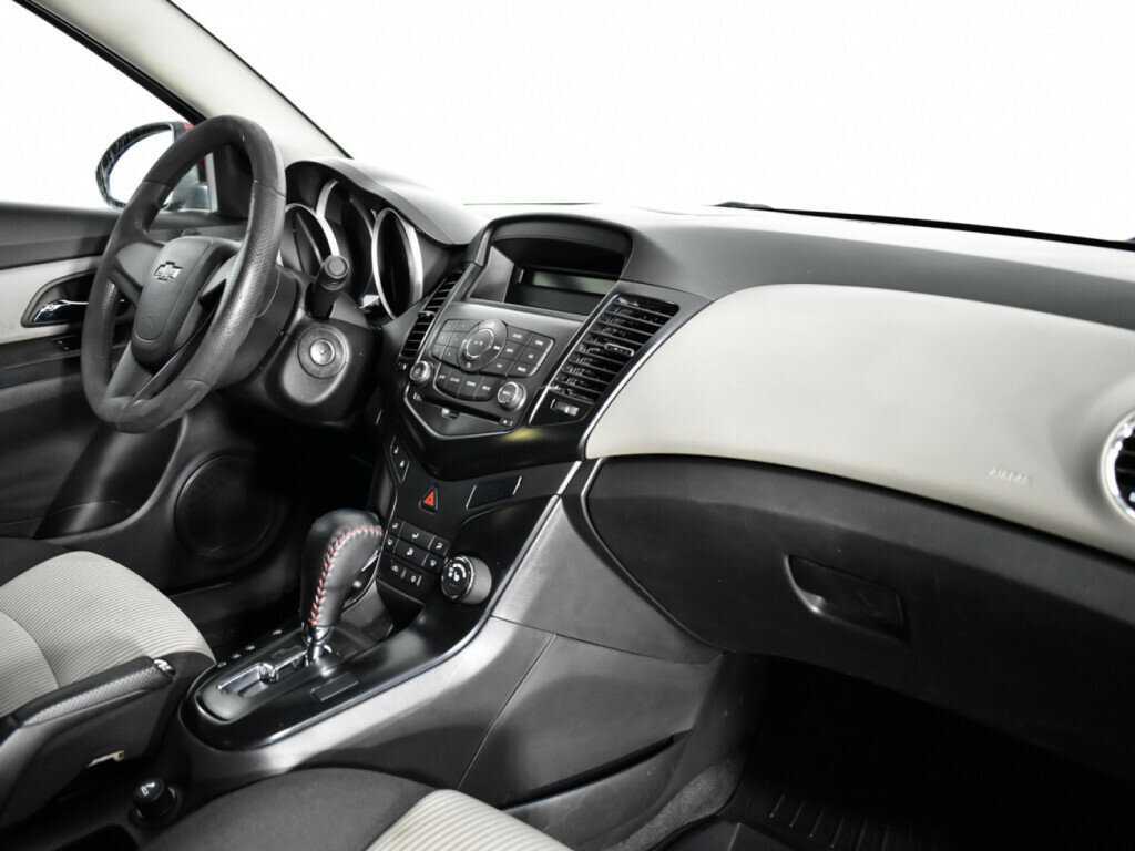 Купить Chevrolet Cruze с пробегом. Фото: #6