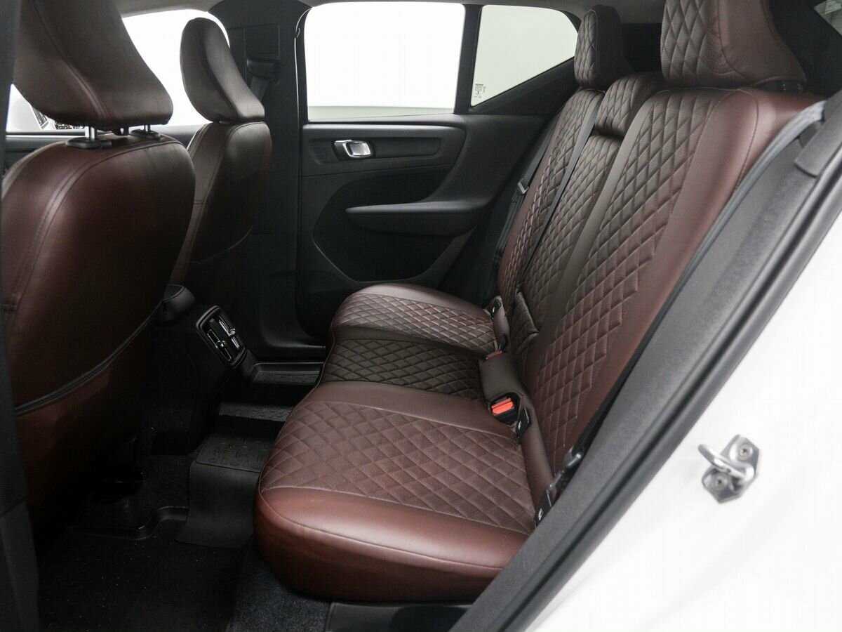 Купить Volvo XC40 с пробегом. Фото: #12