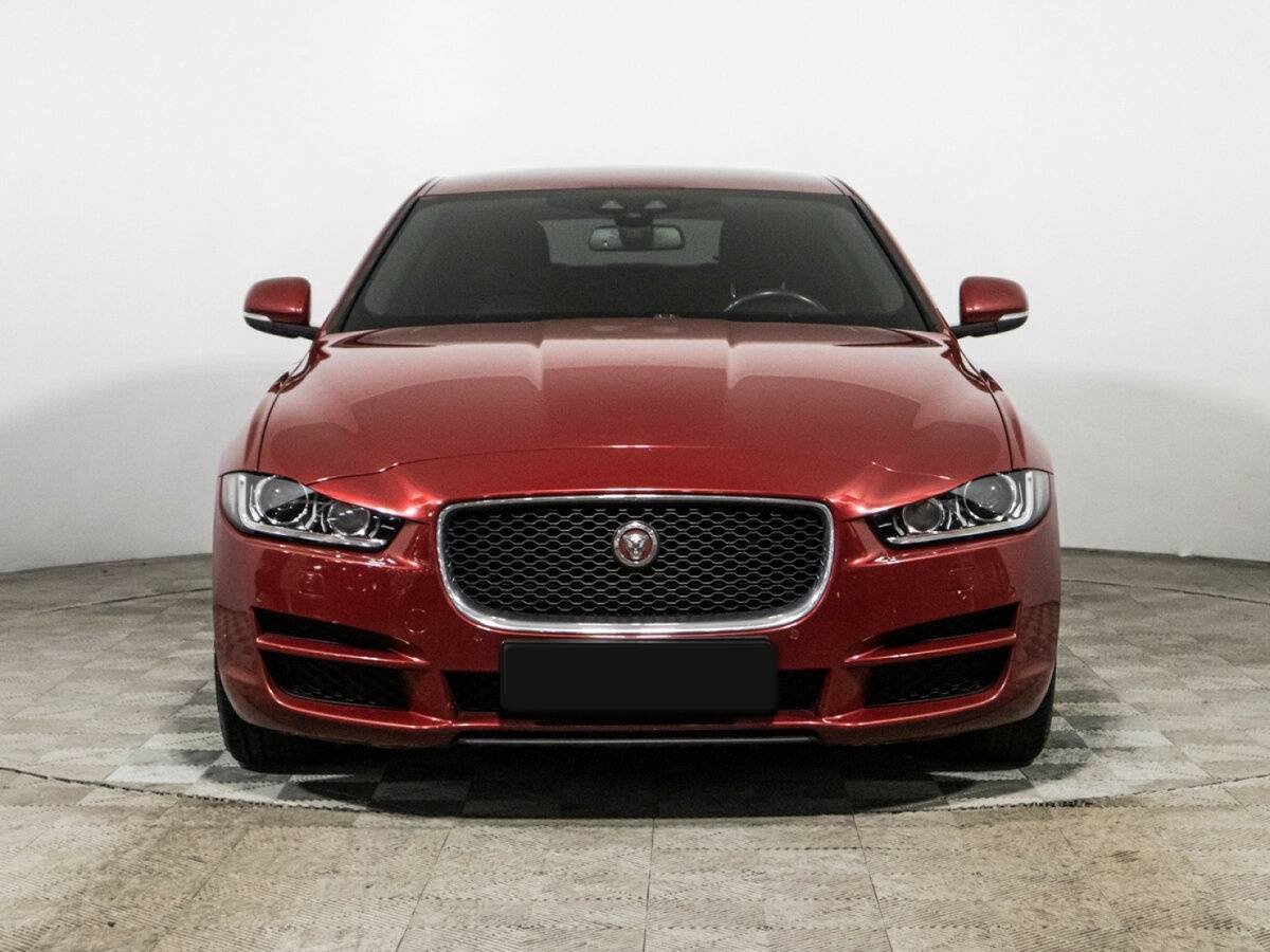 Купить Jaguar XE с пробегом. Фото: #1