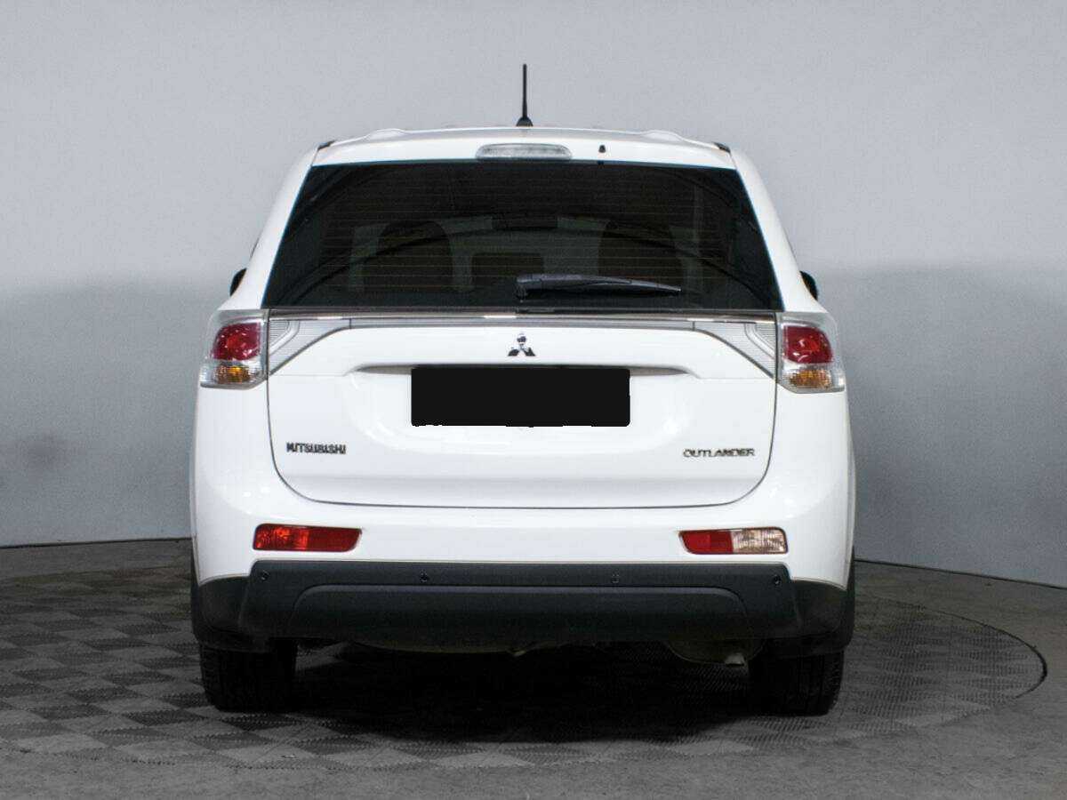Купить Mitsubishi Outlander с пробегом. Фото: #4