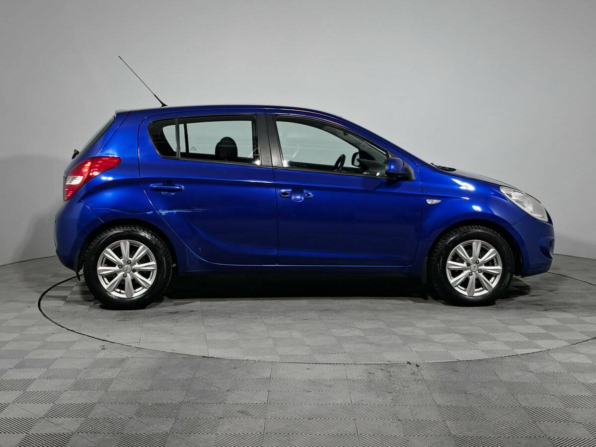 Купить Hyundai i20 с пробегом. Фото: #4