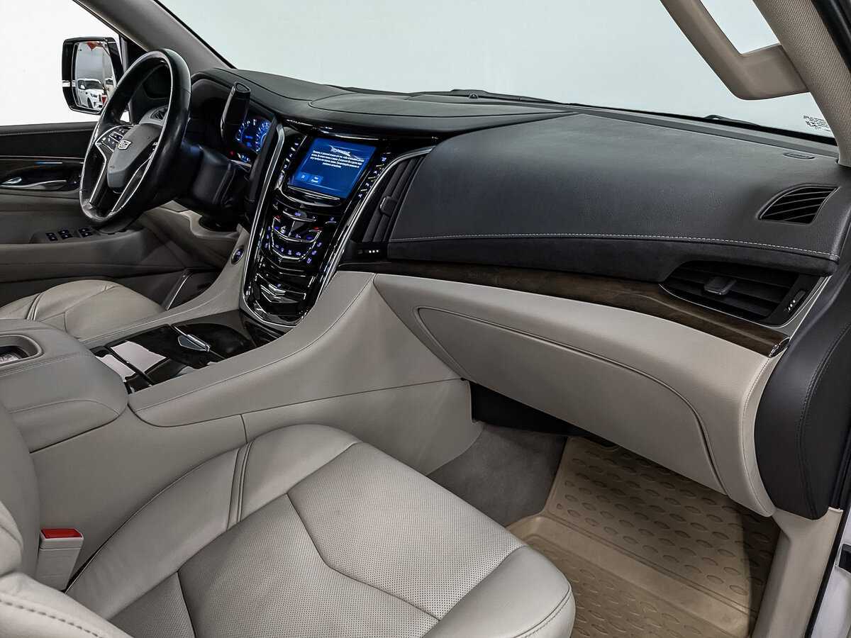 Купить Cadillac Escalade с пробегом. Фото: #12