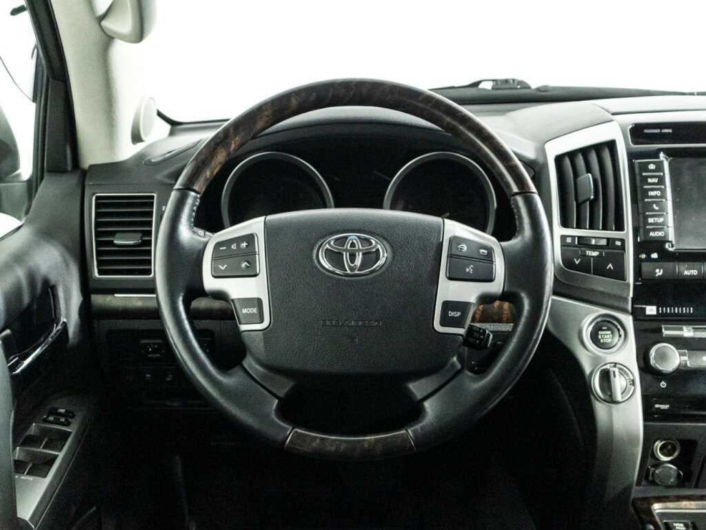 Купить Toyota Land Cruiser с пробегом. Фото: #23
