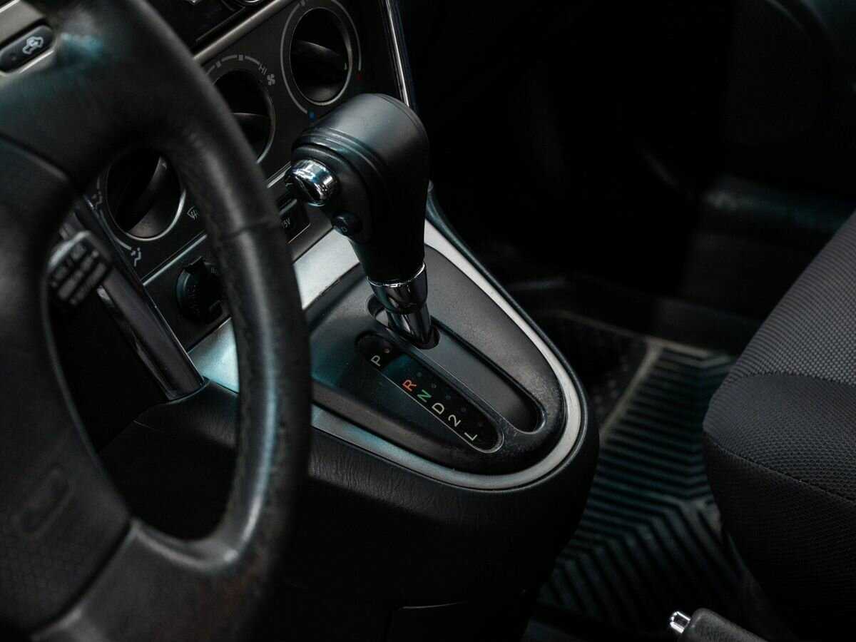Купить Toyota Matrix с пробегом. Фото: #17