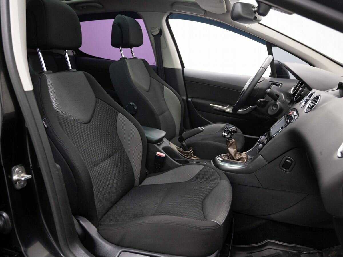 Купить Peugeot 308 с пробегом. Фото: #11