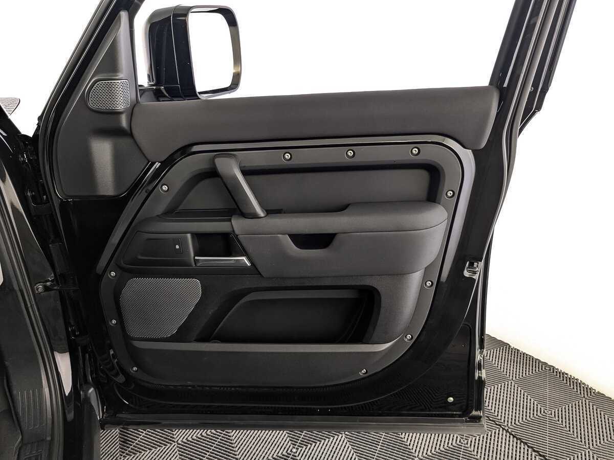 Купить Land Rover Defender с пробегом. Фото: #23