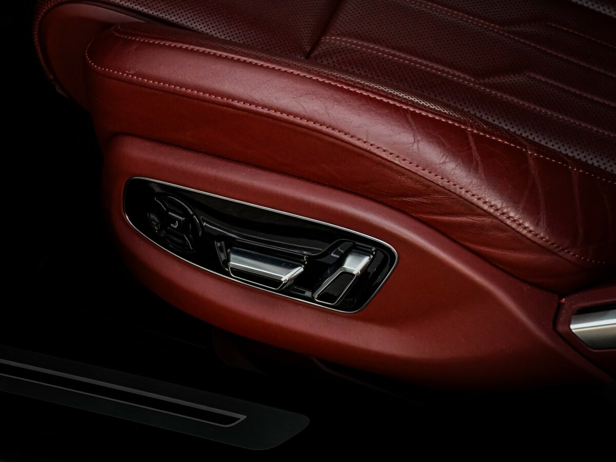 Купить Audi S8 с пробегом. Фото: #22