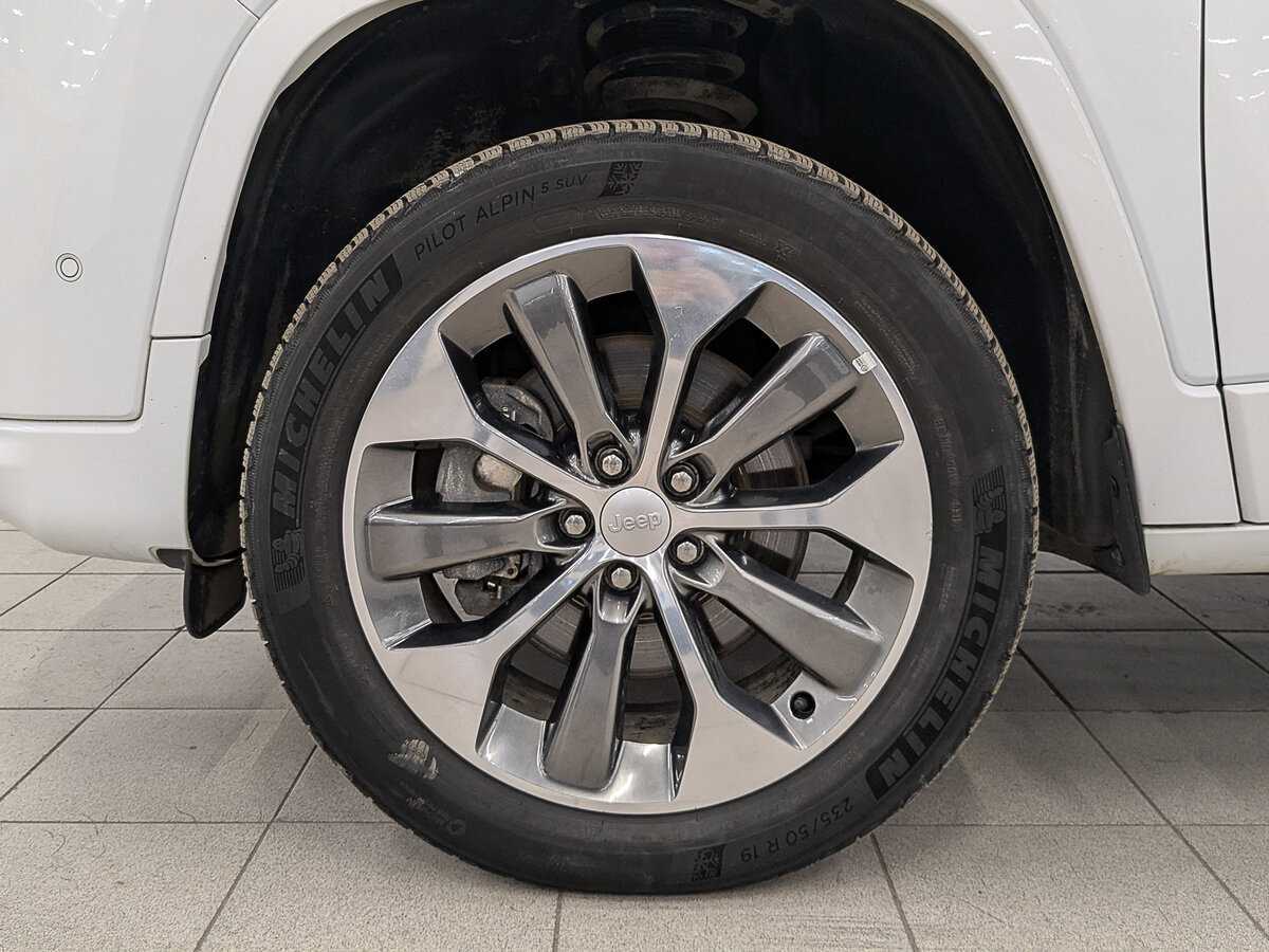 Купить Jeep Cherokee с пробегом. Фото: #11
