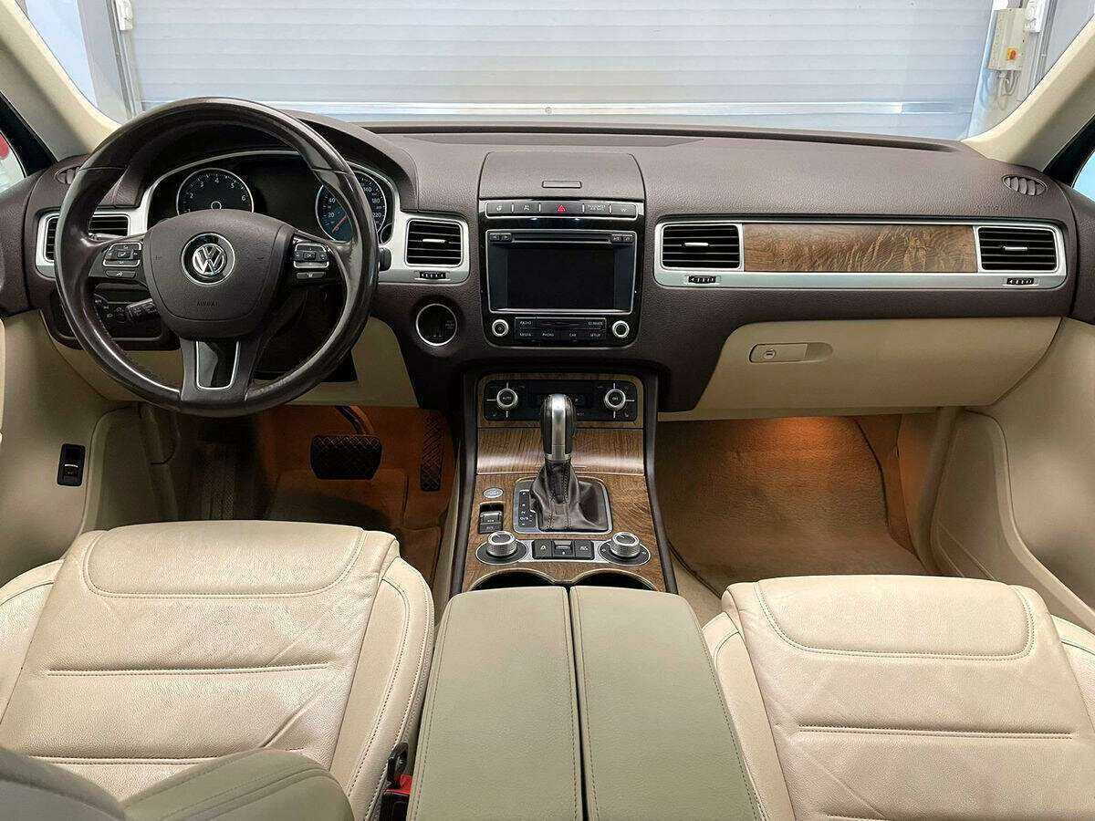 Купить Volkswagen Touareg с пробегом. Фото: #8